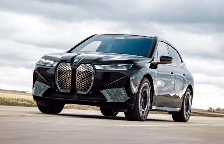BMW iX