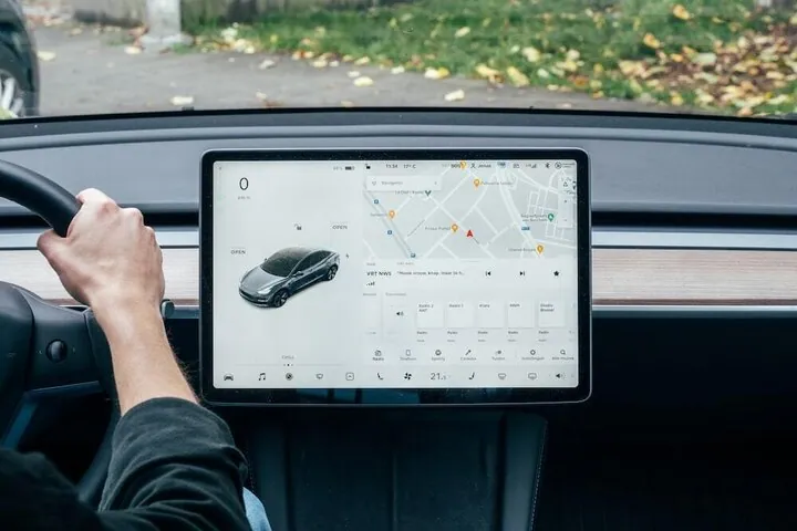 Tesla enhanced autopilot app