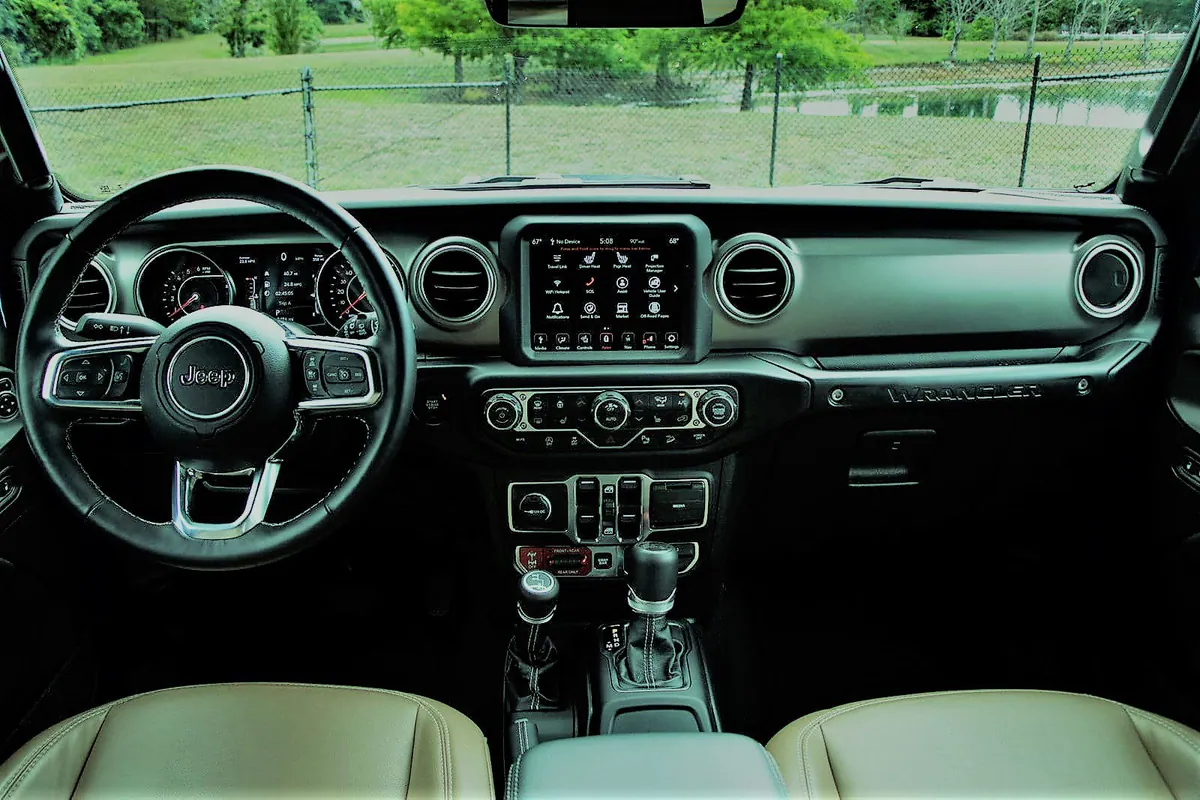 Jeep Wrangler Features inteior 2021